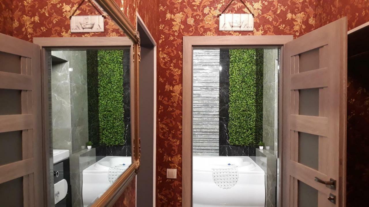 Delux Leopolli Apartments Near Shopping Mall Forum Lviv Eksteriør billede